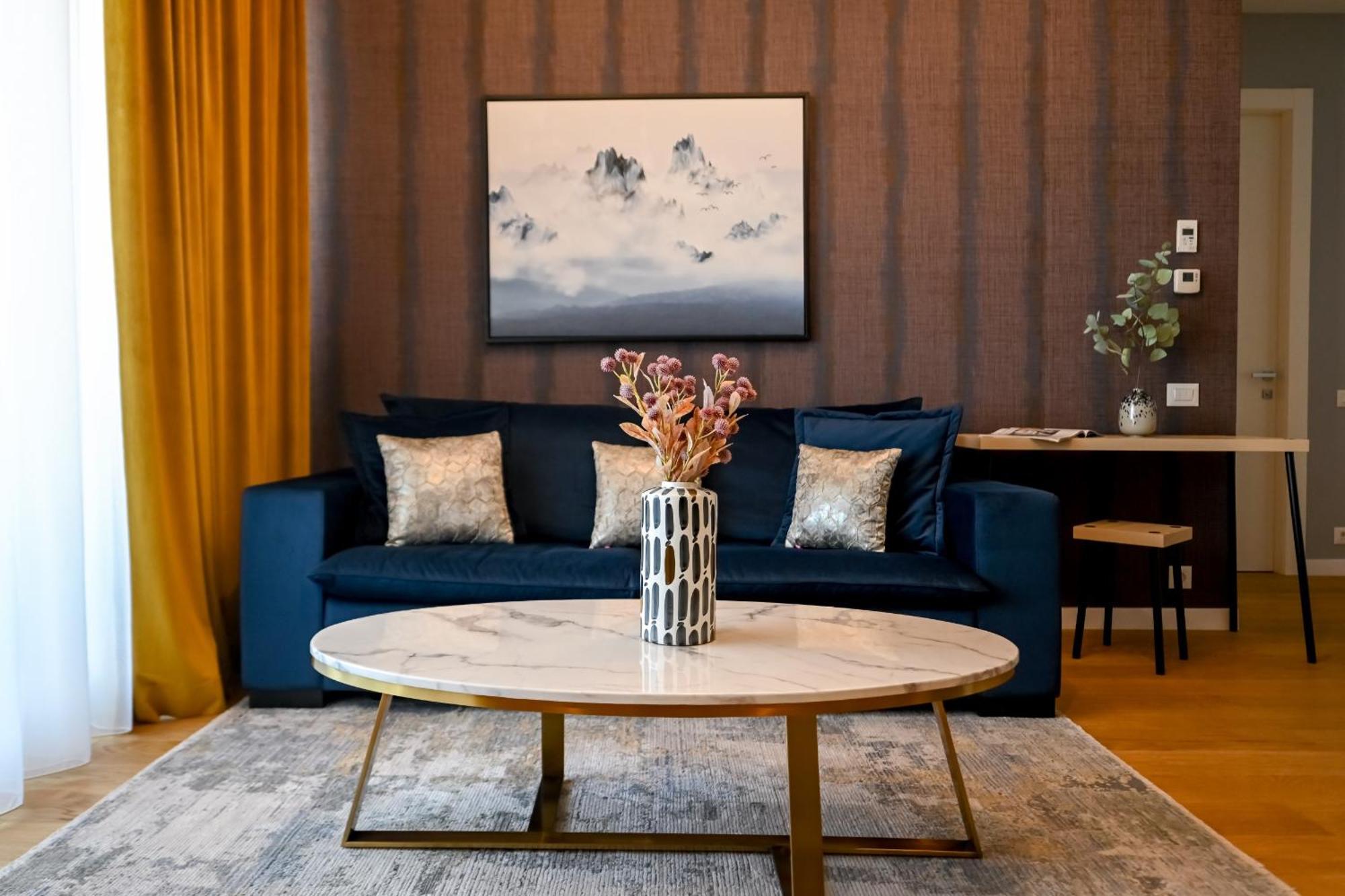 One Verdi Park Exclusive Apartments - Panoramic View & Private Parking Bucarest Esterno foto