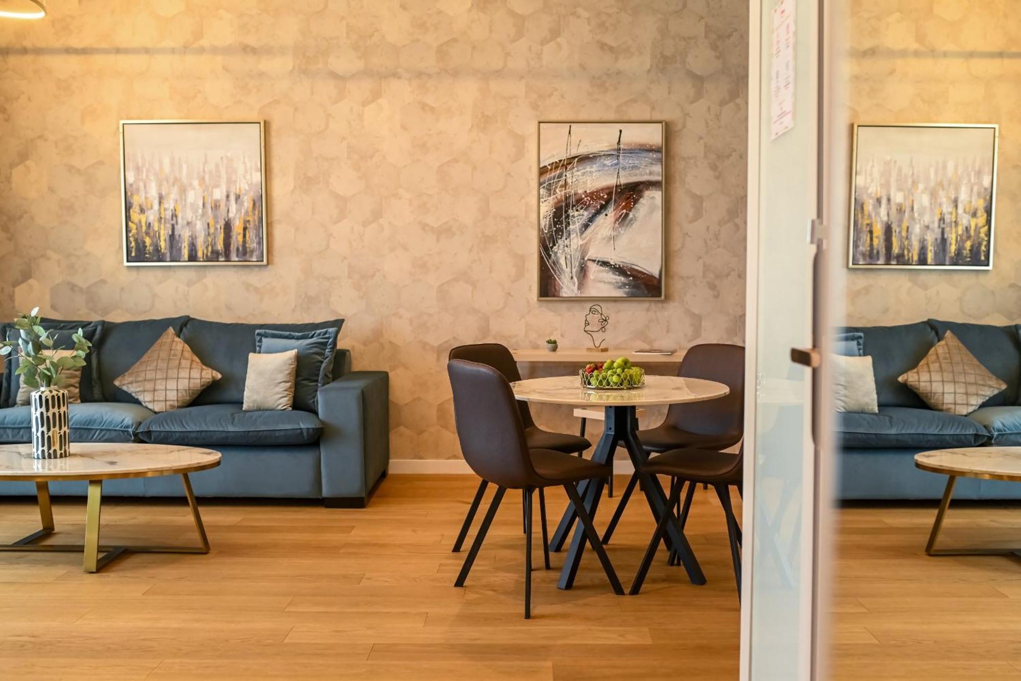 One Verdi Park Exclusive Apartments - Panoramic View & Private Parking Bucarest Camera foto